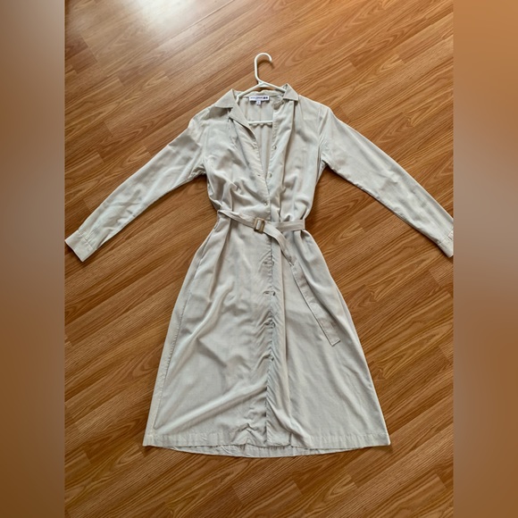 Dresses & Skirts - Ines de la Fressange x Uniqlo button down dress